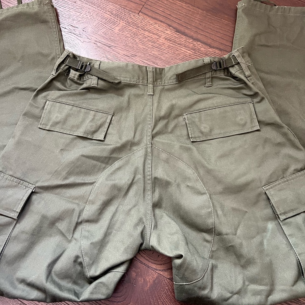 Local european cargo pants